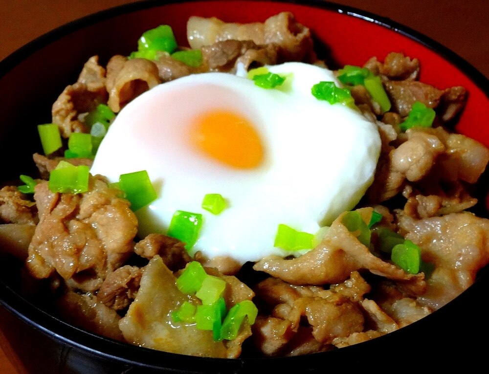残暑を耐え抜く!スタミナたっぷりの丼